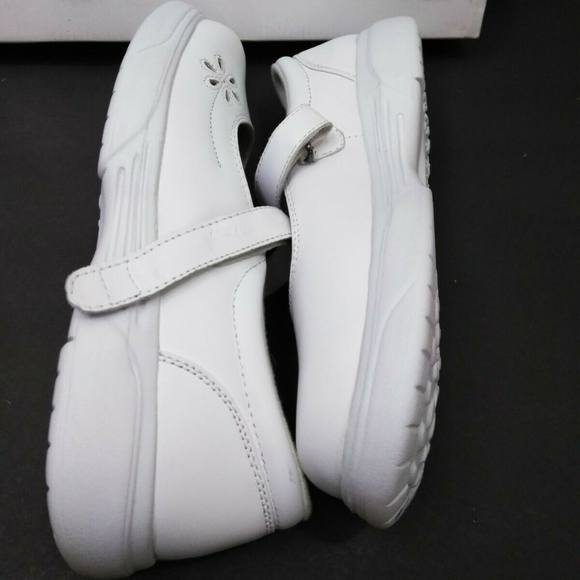 White Orthopedic Comfort Shoes 8.5D - Picture 2 of 6